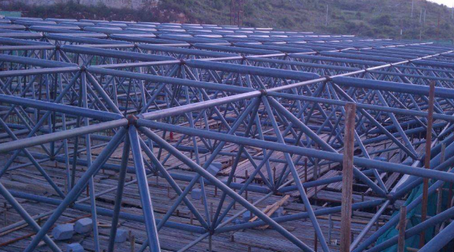 双鸭山概述网架加工中对钢材的质量的过细恳求